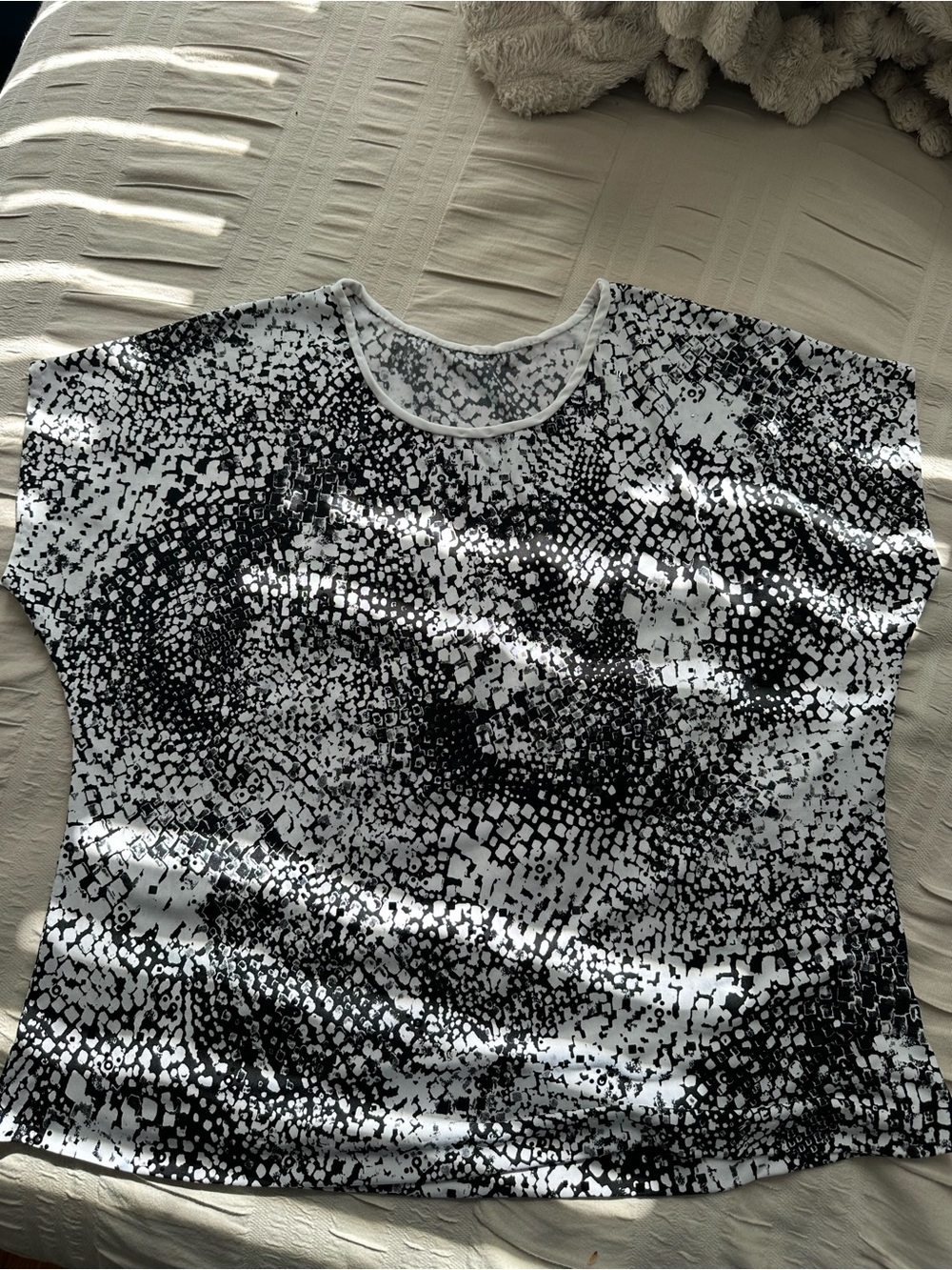 SET OF MANY Women’s Print Tops